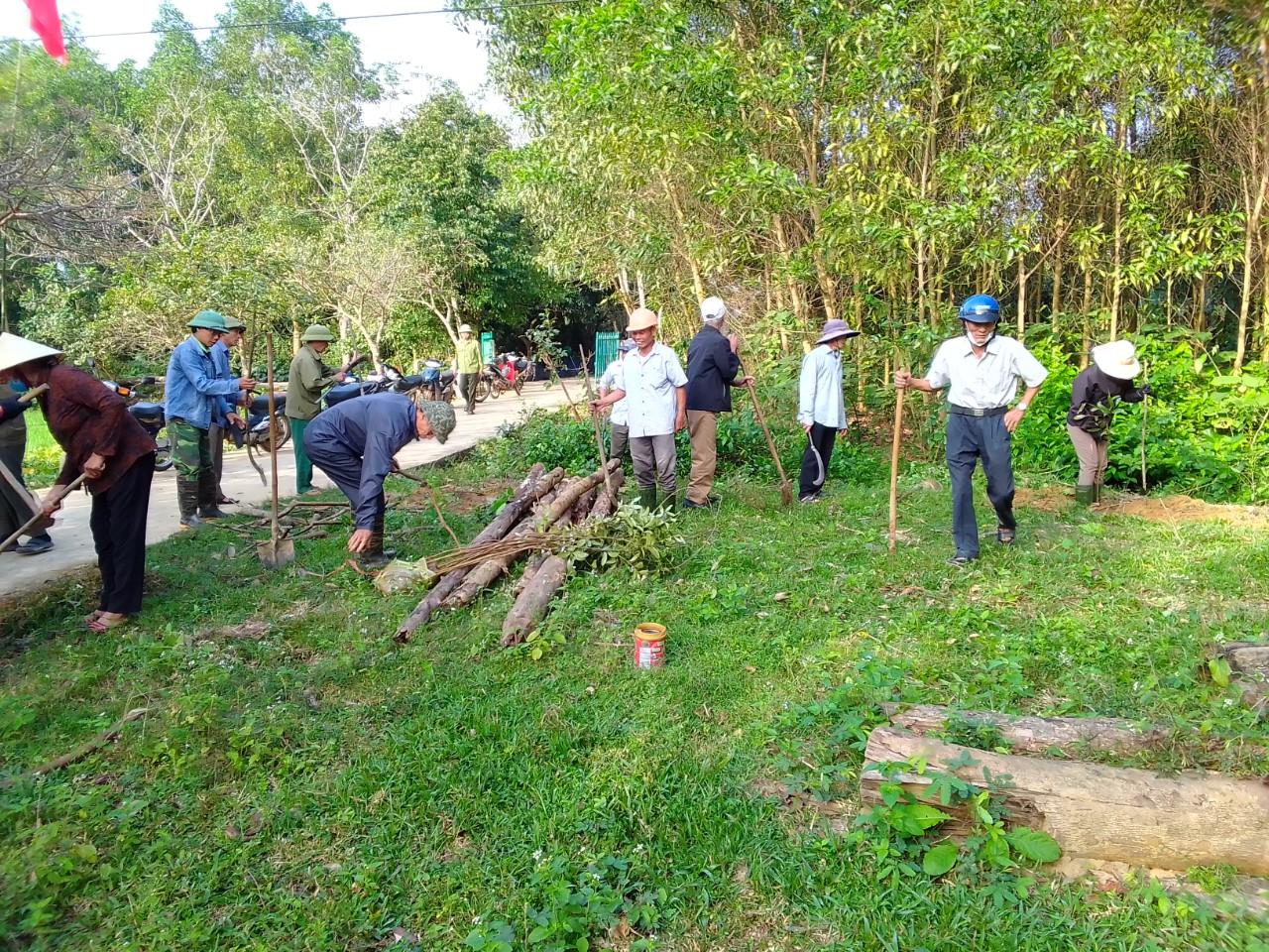 hoat dong canh tac cong nghiep cua nguoi dan xa phu thuy