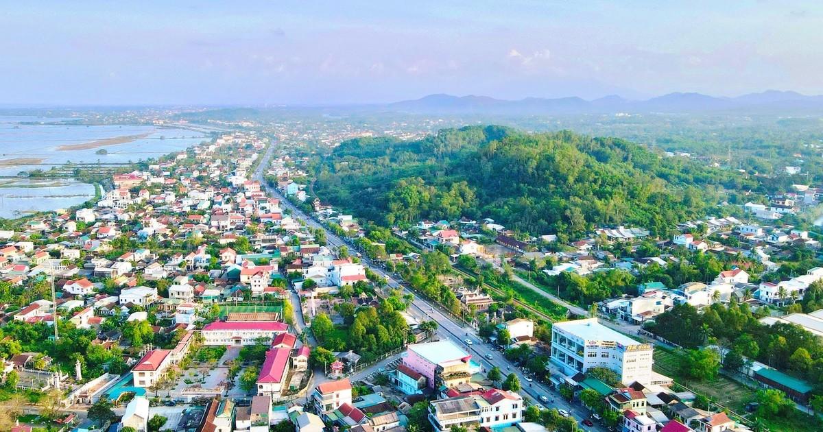 toan canh thi xa huong thuy